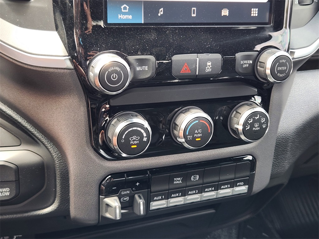 2025 Ram 3500 Big Horn photo 13