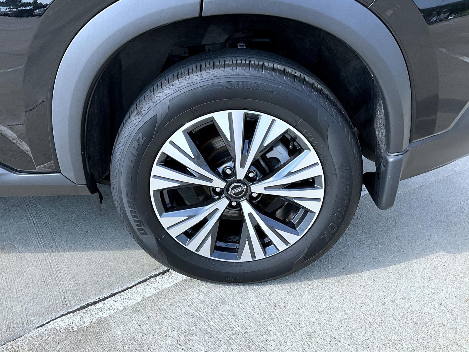 2022 Nissan Rogue SV photo 21