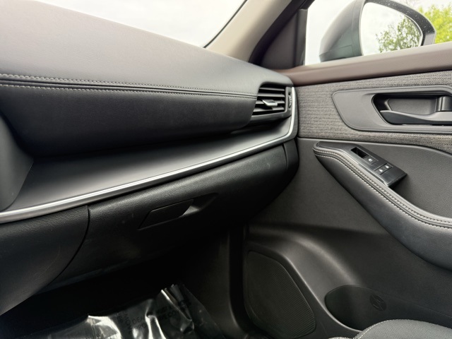 2021 Nissan Rogue S photo 24