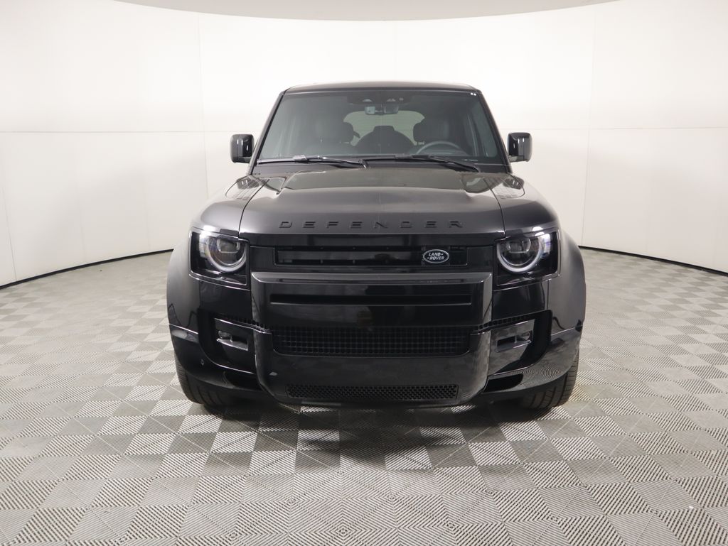 2026 Land Rover Defender 110 V8 photo 2