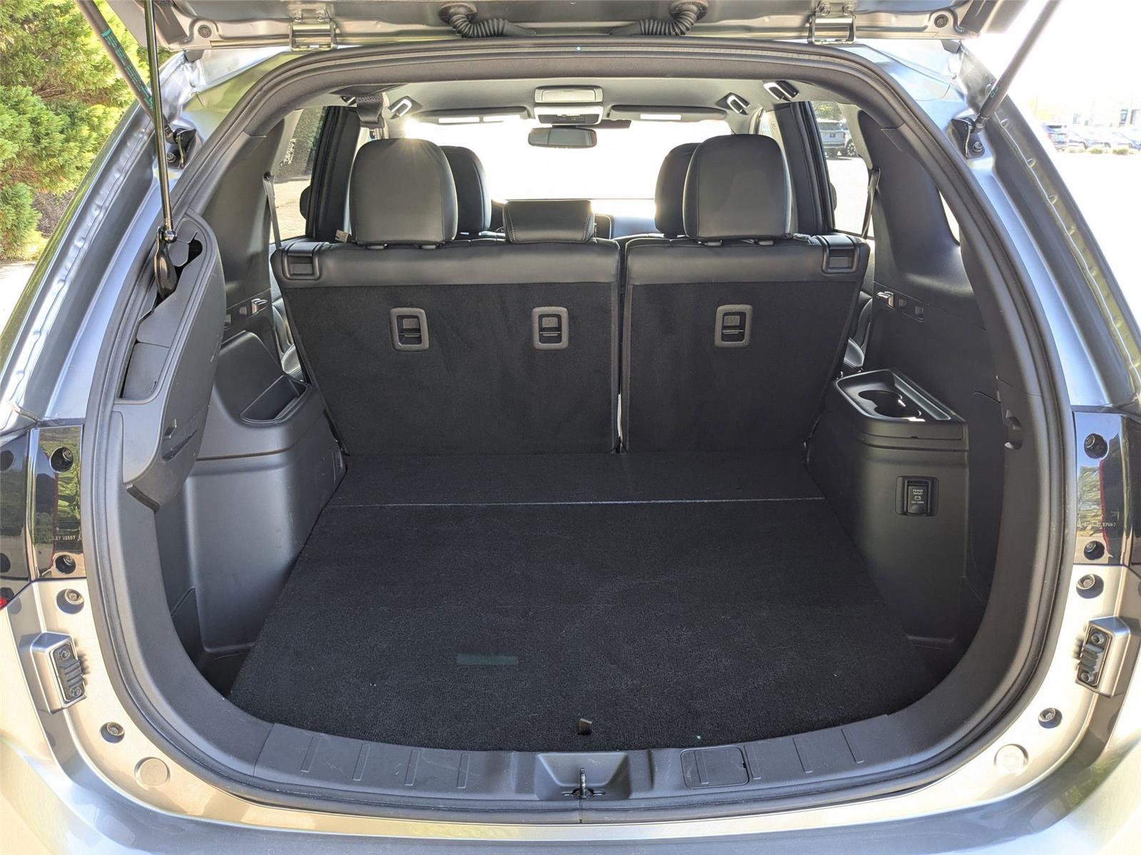2020 Mitsubishi Outlander PHEV SEL photo 30
