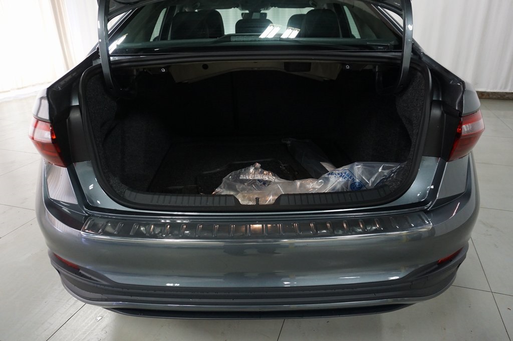 2025 Volkswagen Jetta 1.5T SE photo 24