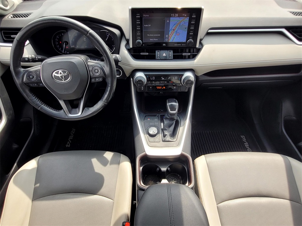 2019 Toyota RAV4 Limited photo 18