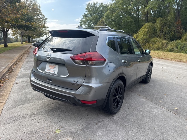 2018 Nissan Rogue SV photo 2