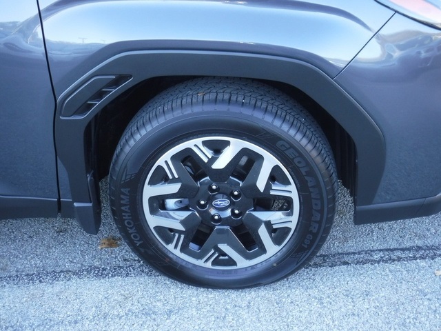 2025 Subaru Forester Premium photo 3