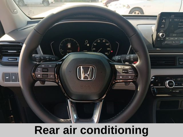2025 Honda Pilot Touring photo 3