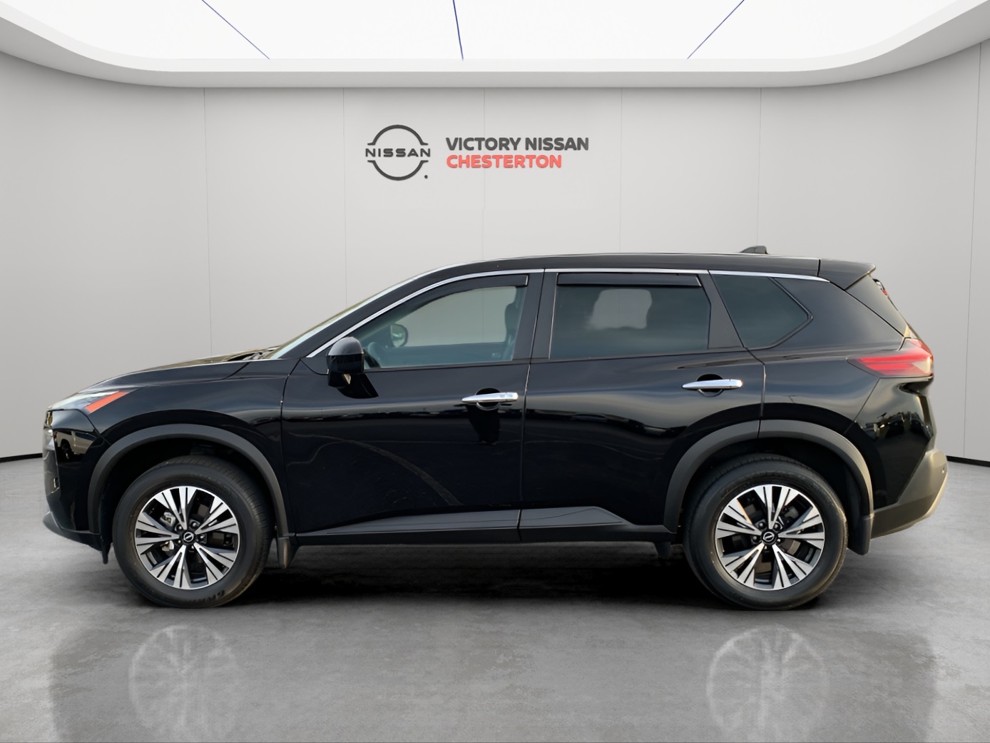 2023 Nissan Rogue SV photo 2