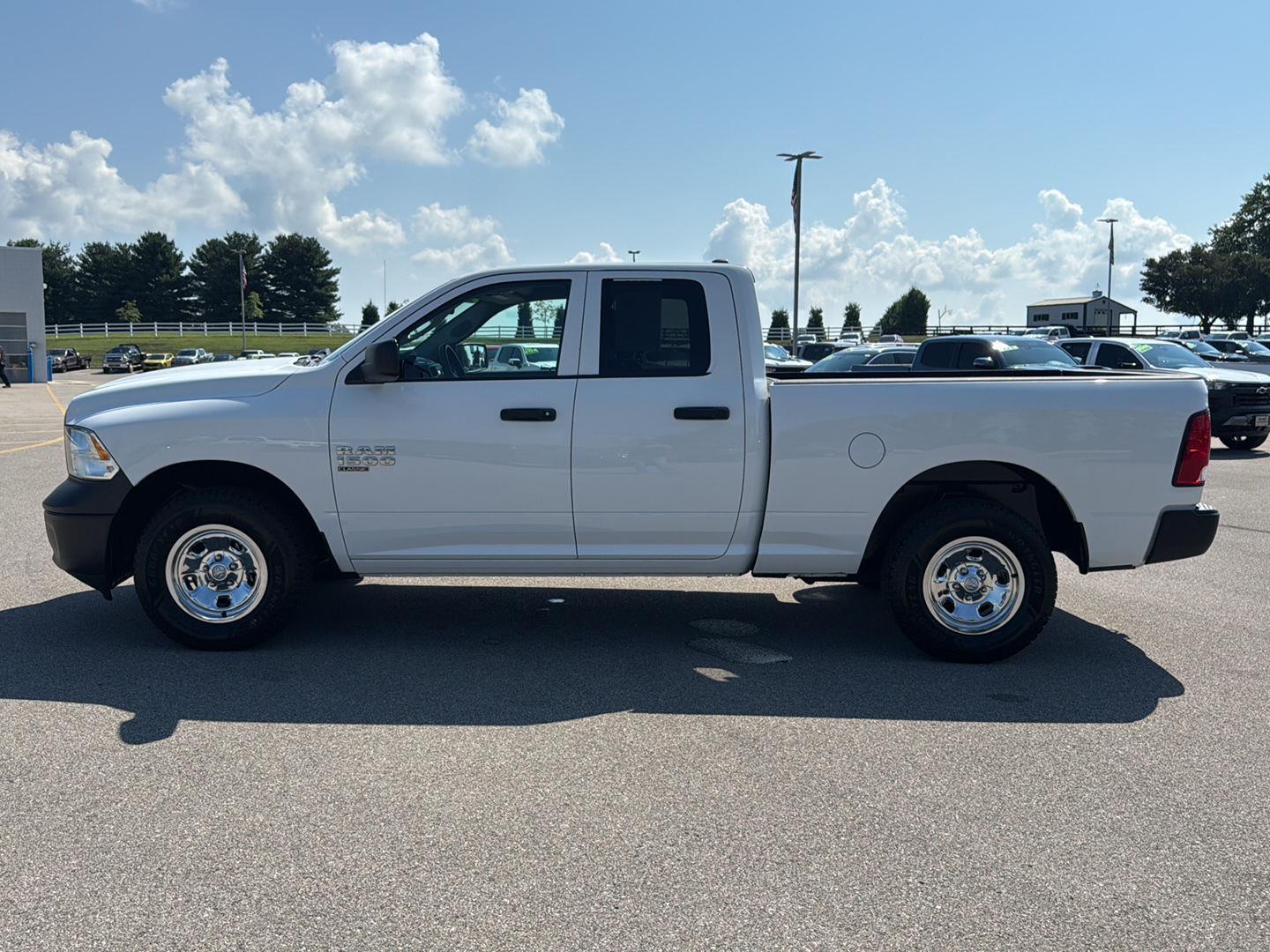 2022 Ram 1500 Classic Tradesman photo 3