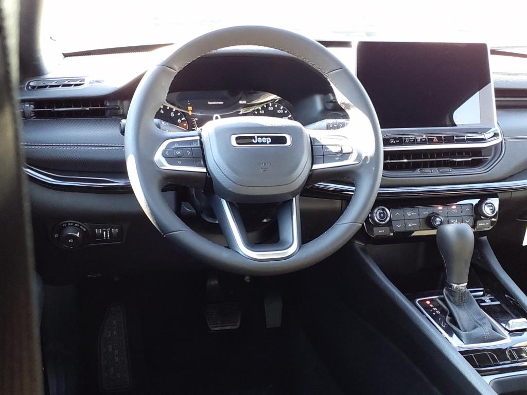 2024 Jeep Compass Latitude photo 15
