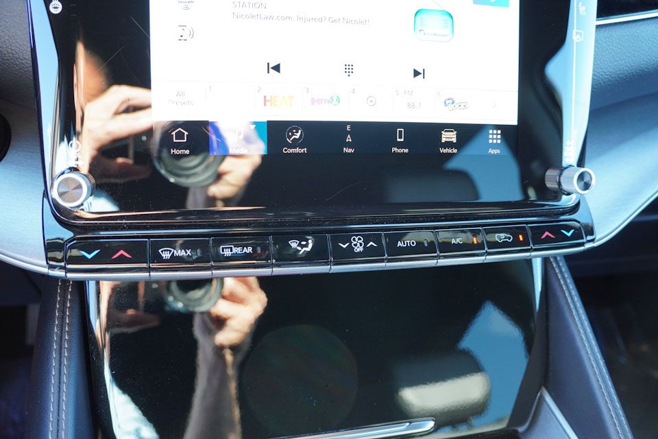 2025 Jeep Wagoneer Base photo 30