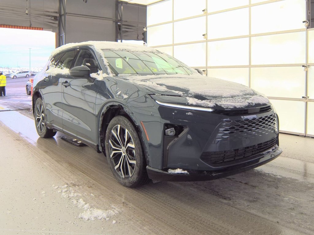 Used 2025 Toyota Crown Signia XLE with VIN JTDACAAJ4S3013909 for sale in Kansas City