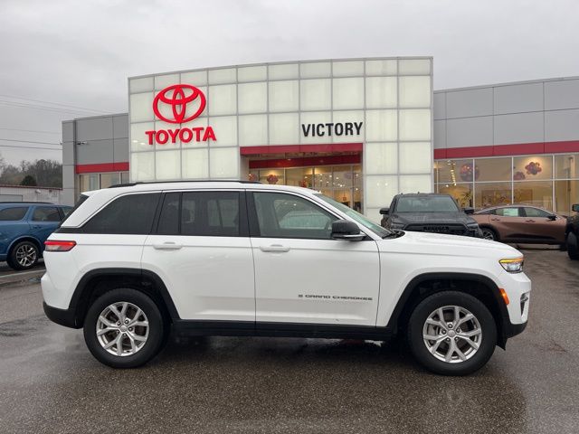 2023 Jeep Grand Cherokee Limited photo 3