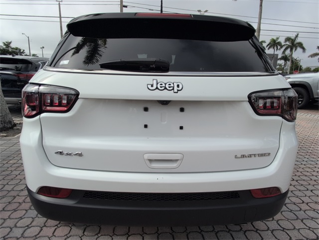 2022 Jeep Compass Limited photo 9