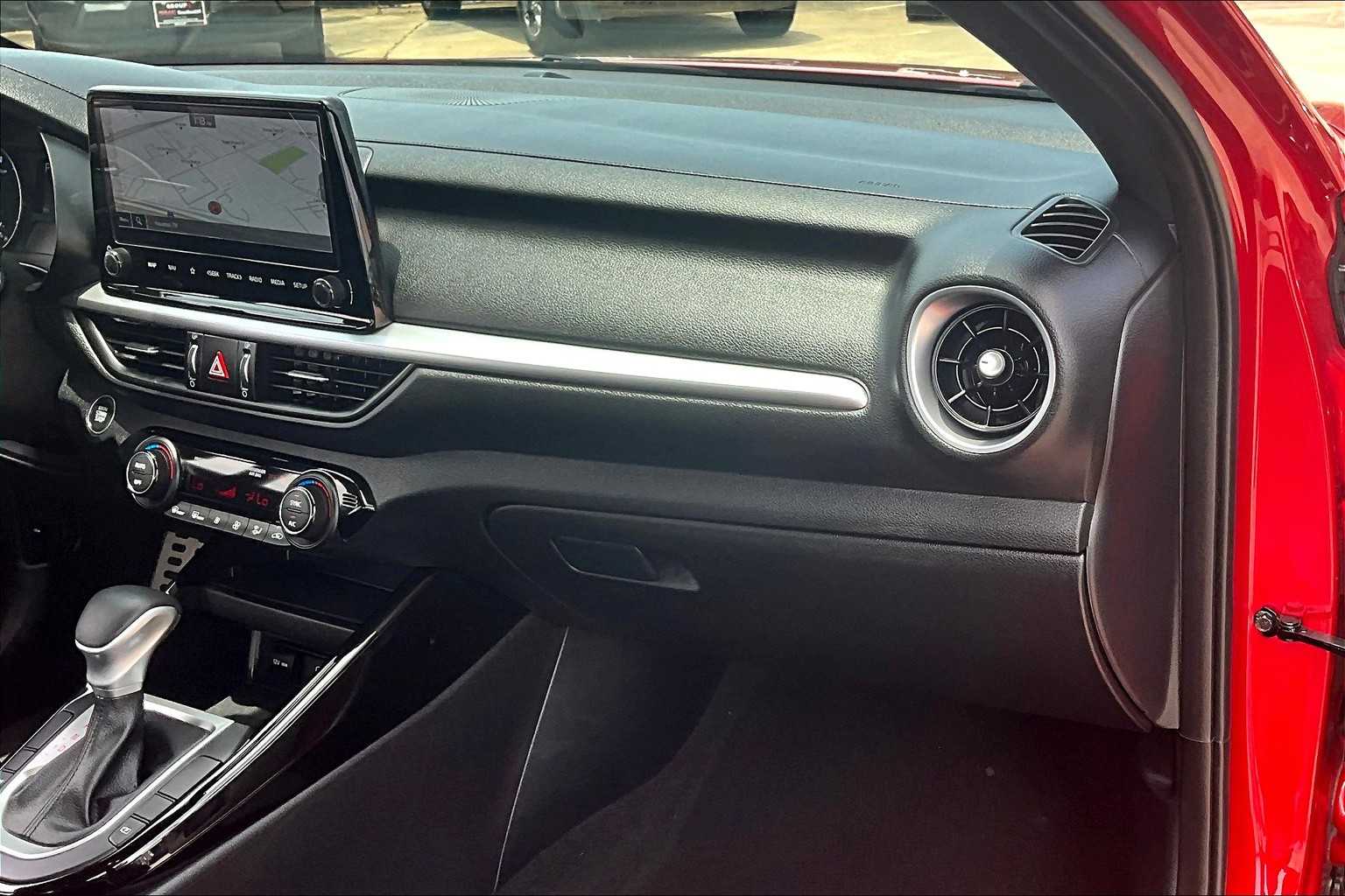 2024 Kia Forte GT-Line photo 18