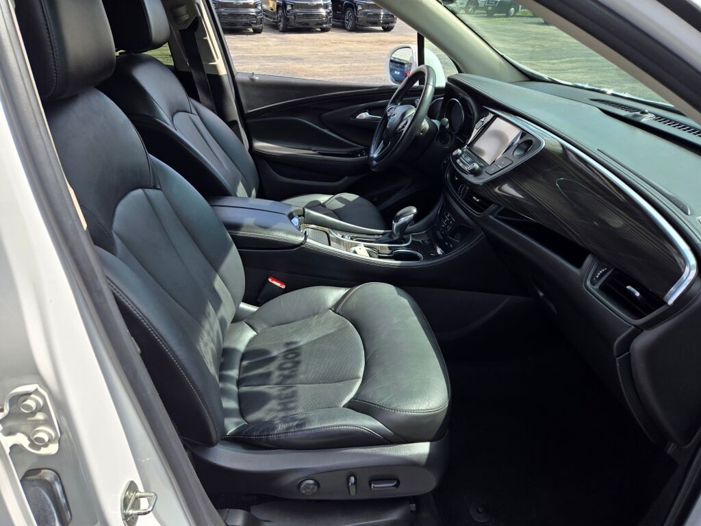 2019 Buick Envision Essence photo 3