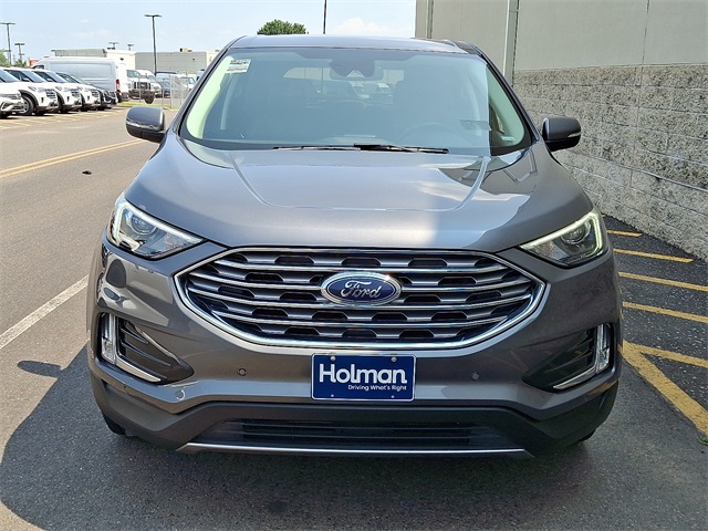2024 Ford Edge Titanium photo 3