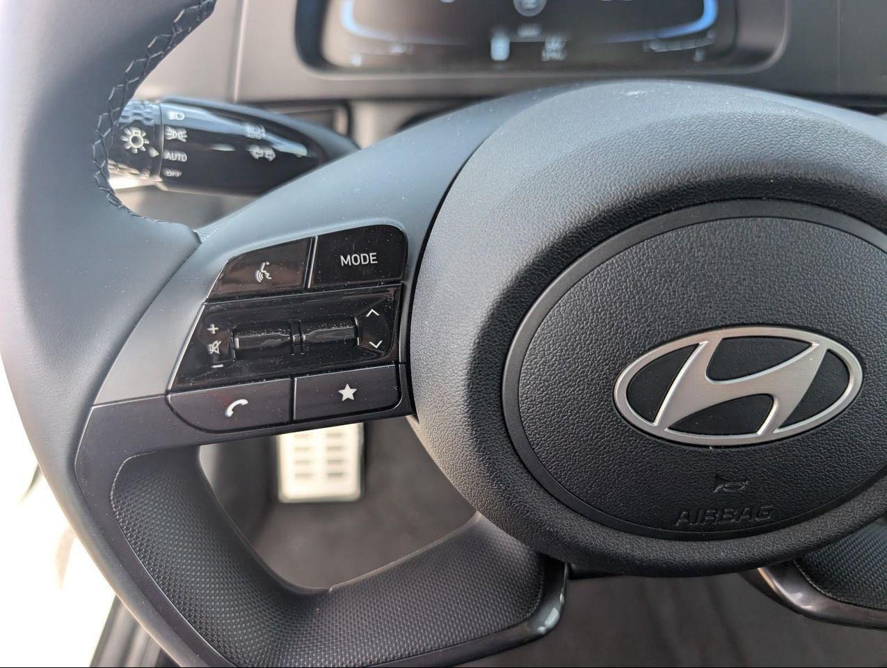 2025 Hyundai Elantra SEL Sport photo 16