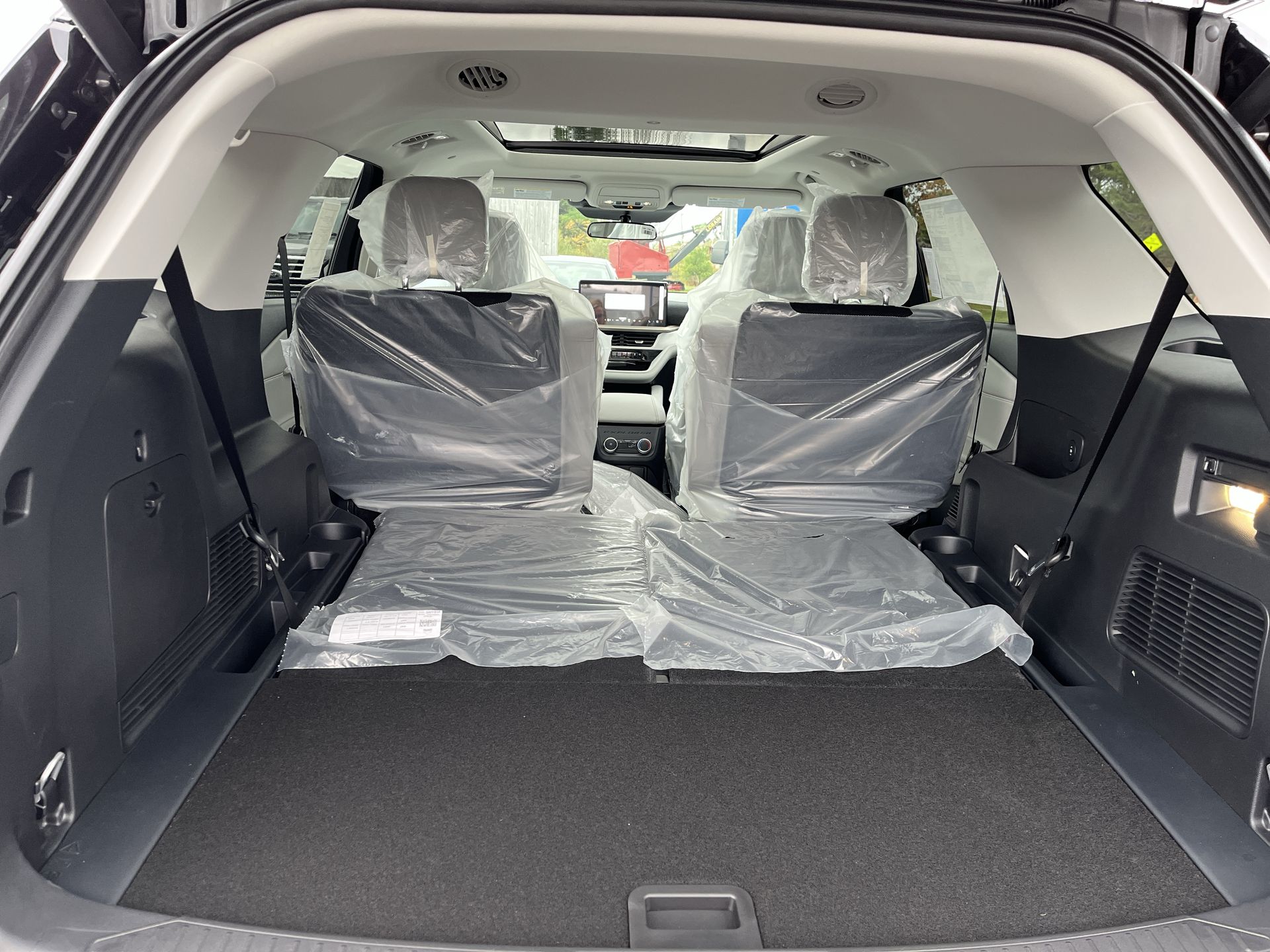 2026 Ford Explorer photo 2