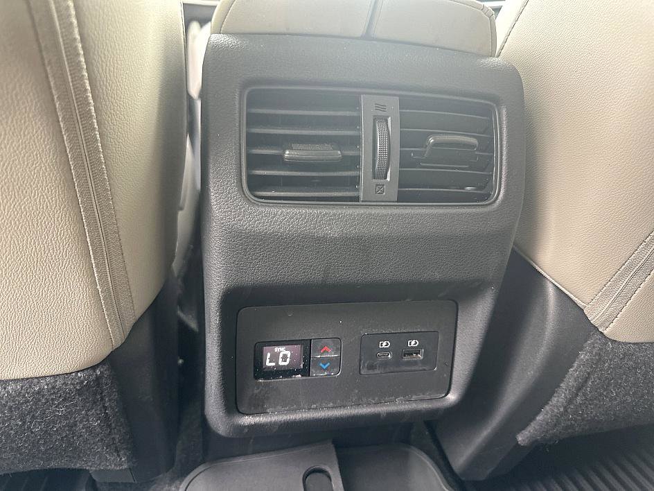 2023 Nissan Rogue SL photo 16