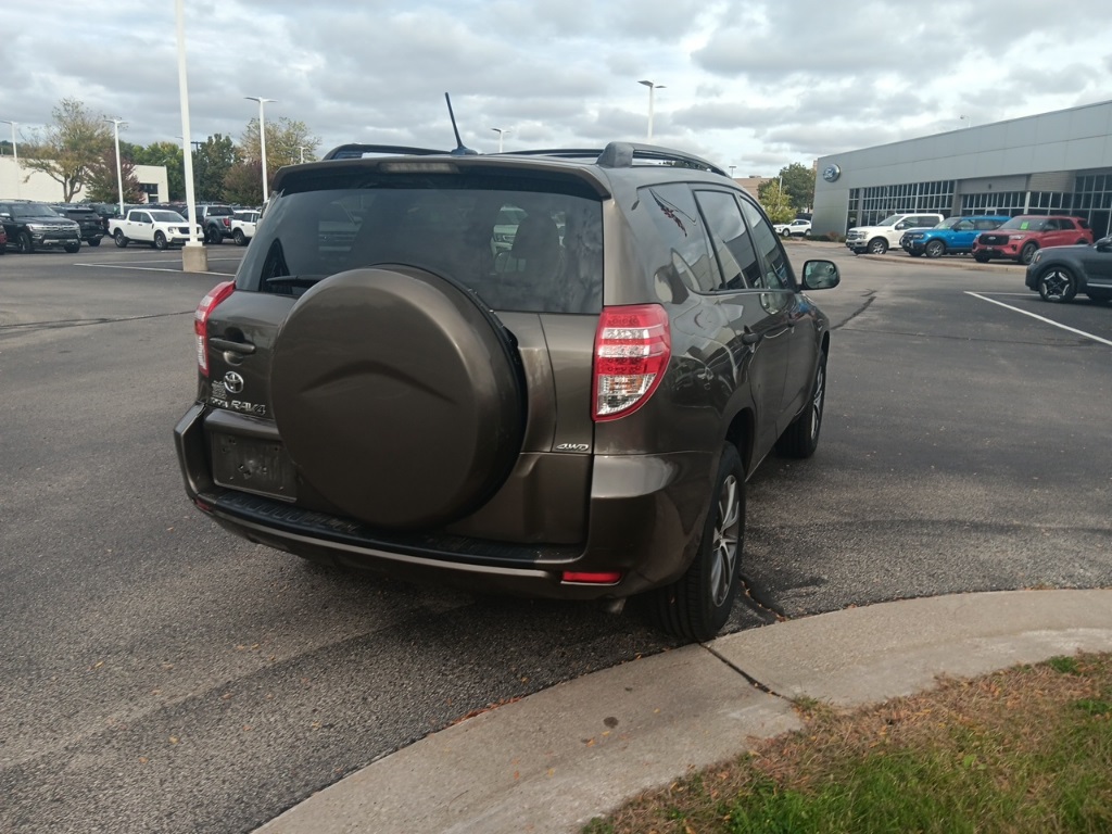 2009 Toyota RAV4 Sport photo 3