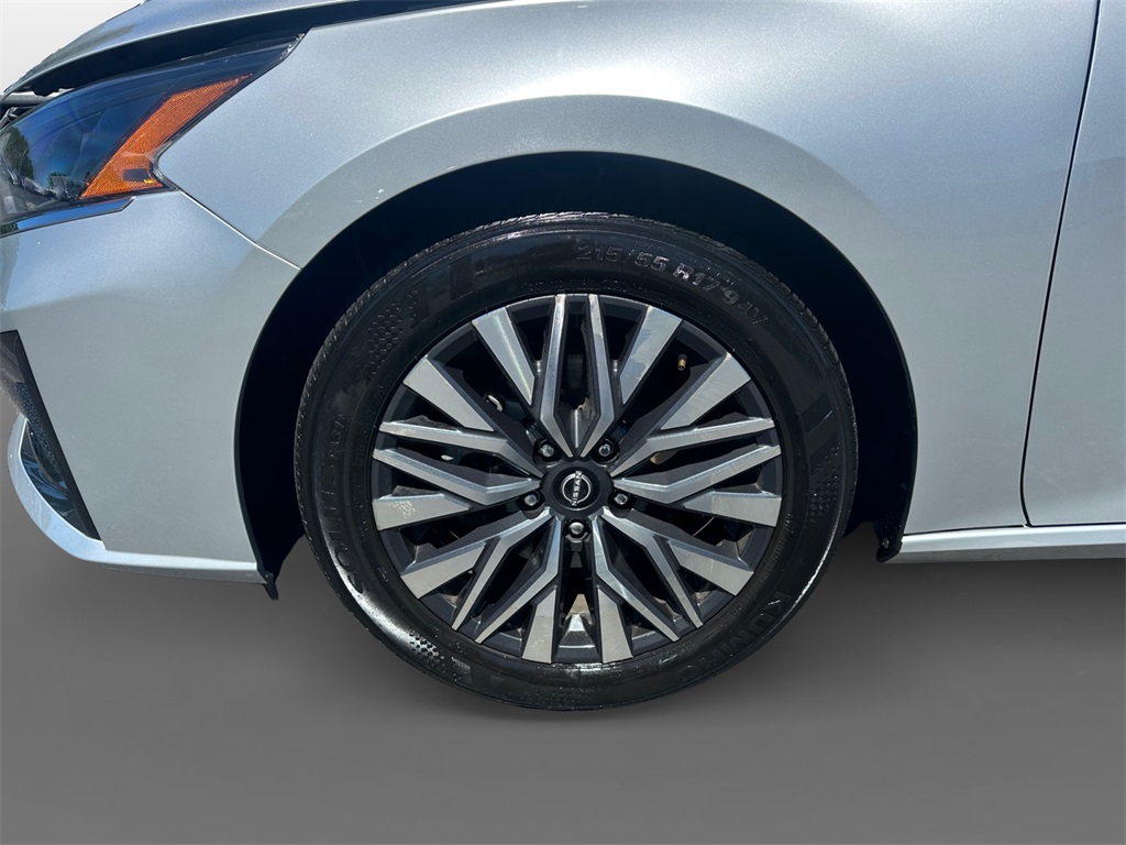 2024 Nissan Altima 2.5 SV photo 14
