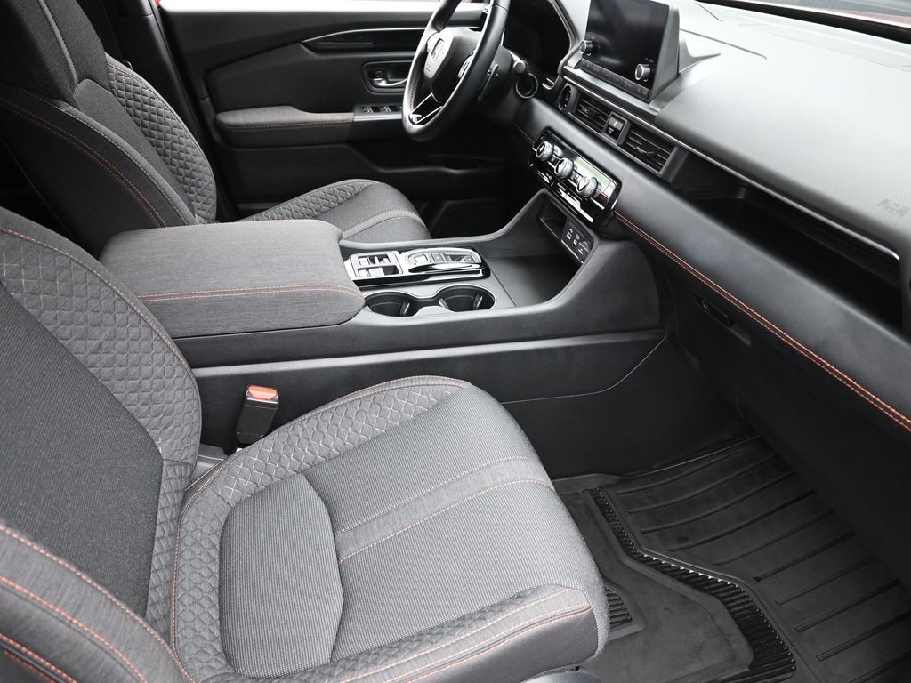 2024 Honda Pilot Sport photo 3