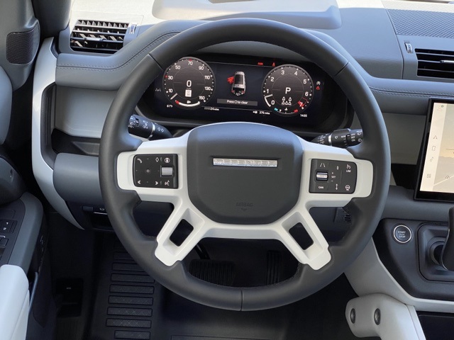 2025 Land Rover Defender 130 S photo 23