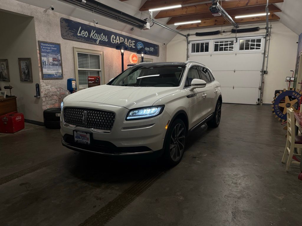 2022 Lincoln Nautilus Reserve photo 3