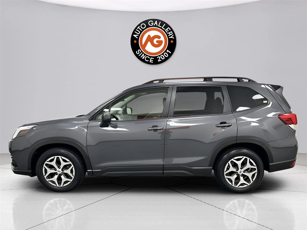2024 Subaru Forester Premium photo 4