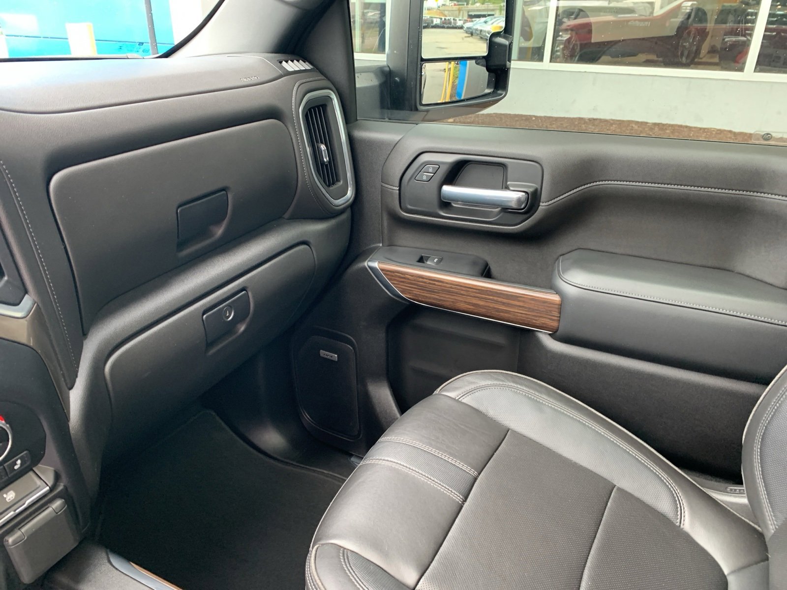 2023 Chevrolet Silverado 2500HD High Country photo 39