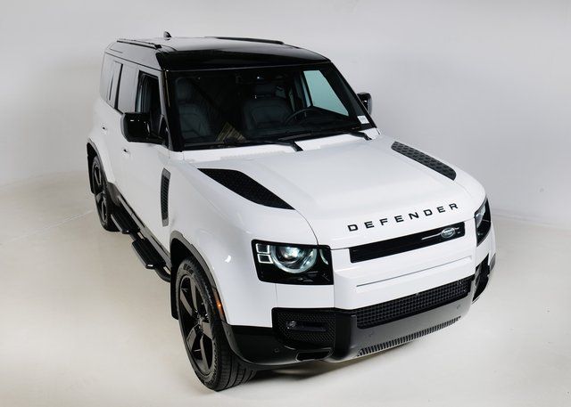2025 Land Rover Defender 110 X-Dynamic SE photo 23