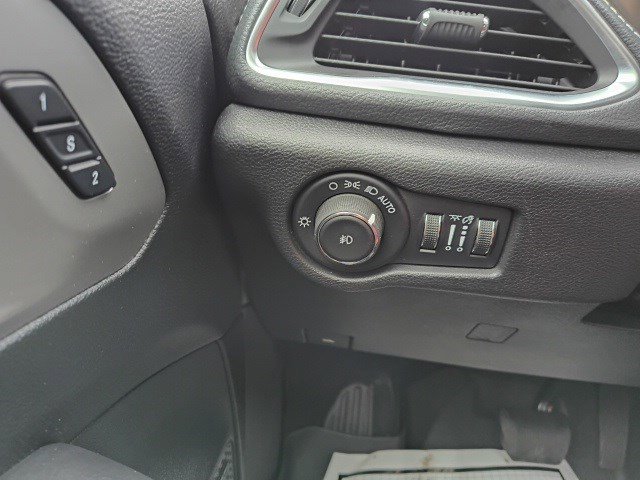 2020 Chrysler Pacifica Red photo 22