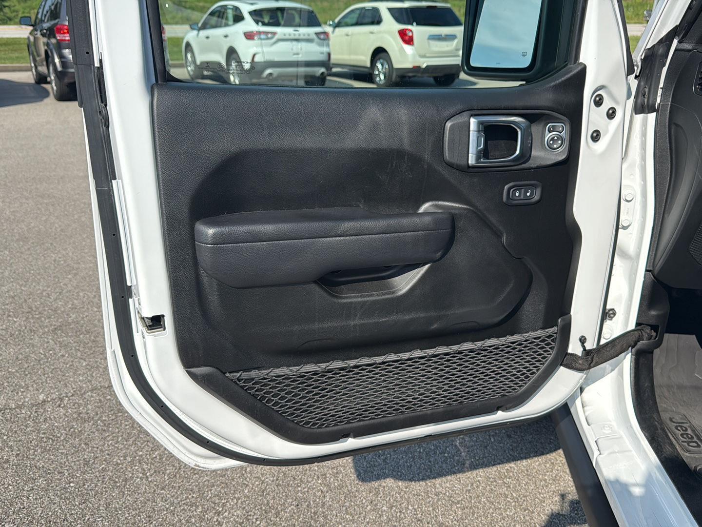 2022 Jeep Wrangler Unlimited Willys photo 17