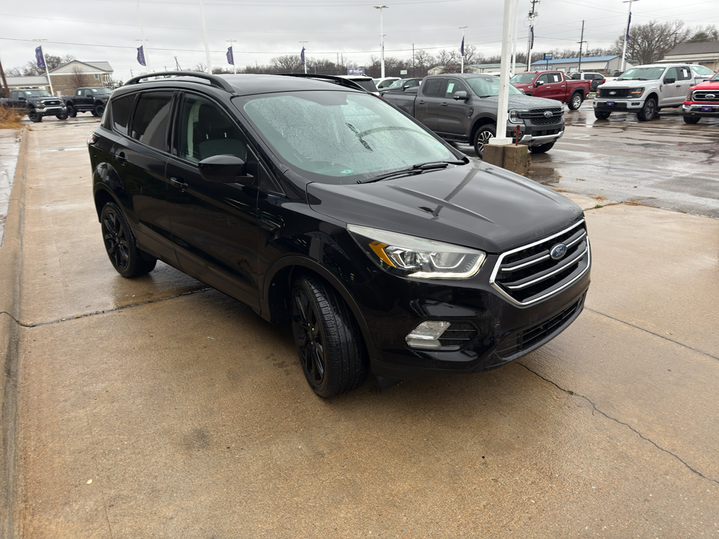 2017 Ford Escape SE photo 2