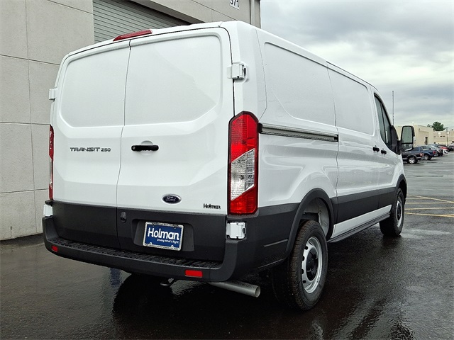 2025 Ford Transit photo 4
