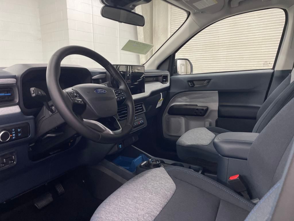 2025 Ford Maverick XLT photo 2