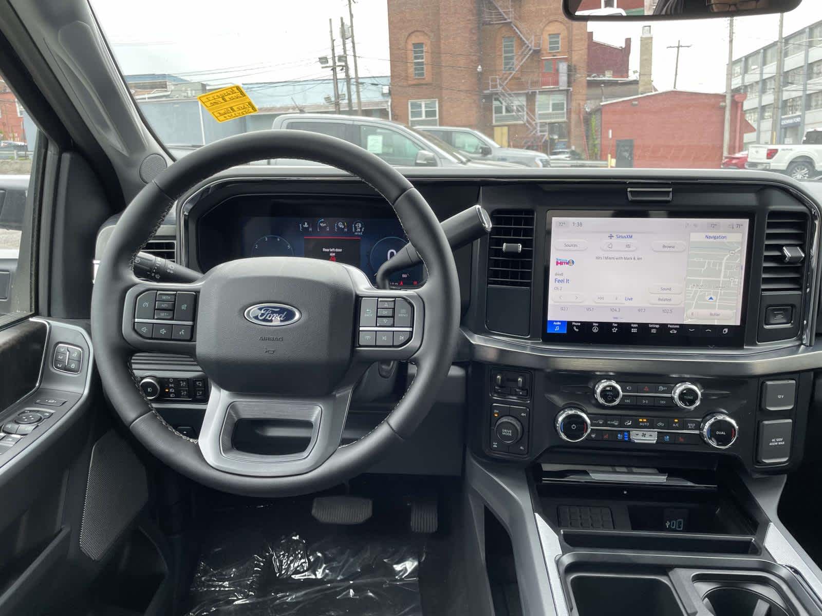 2025 Ford F-350 Lariat photo 18
