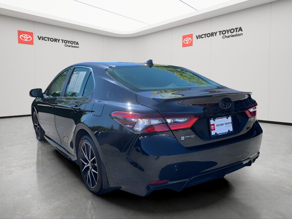 2023 Toyota Camry SE photo 3