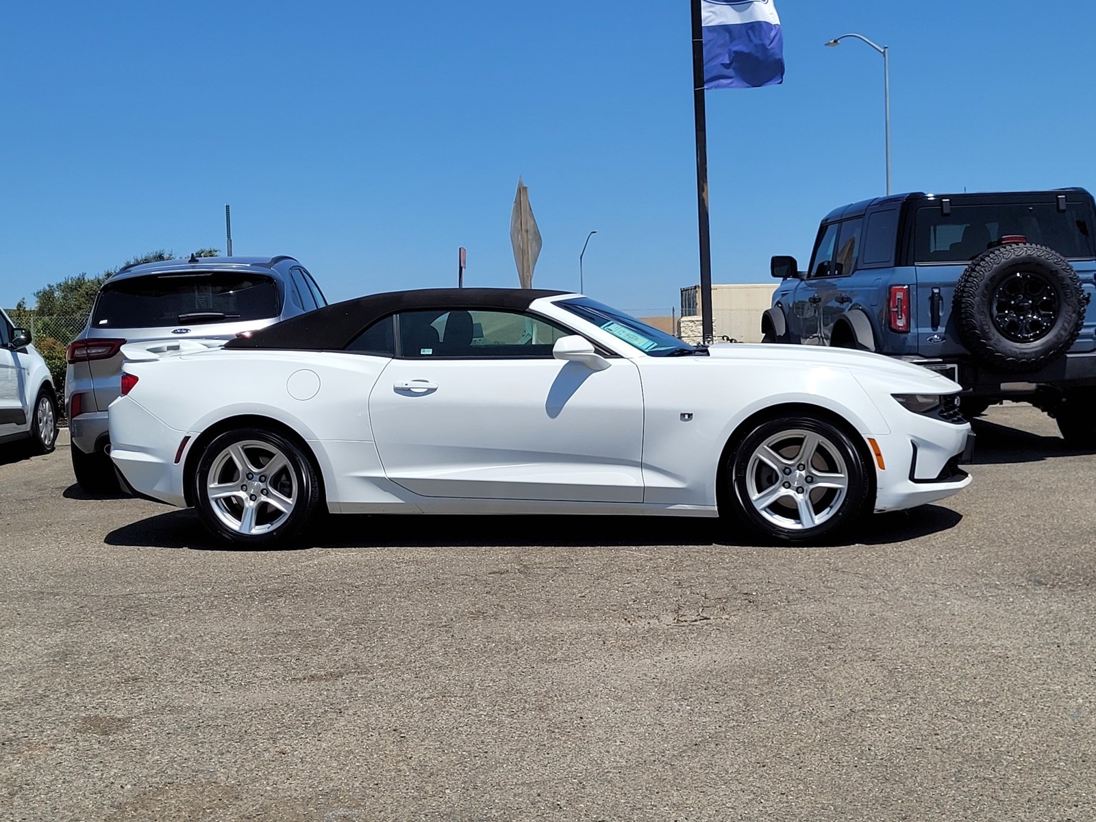 2022 Chevrolet Camaro 1LT photo 3