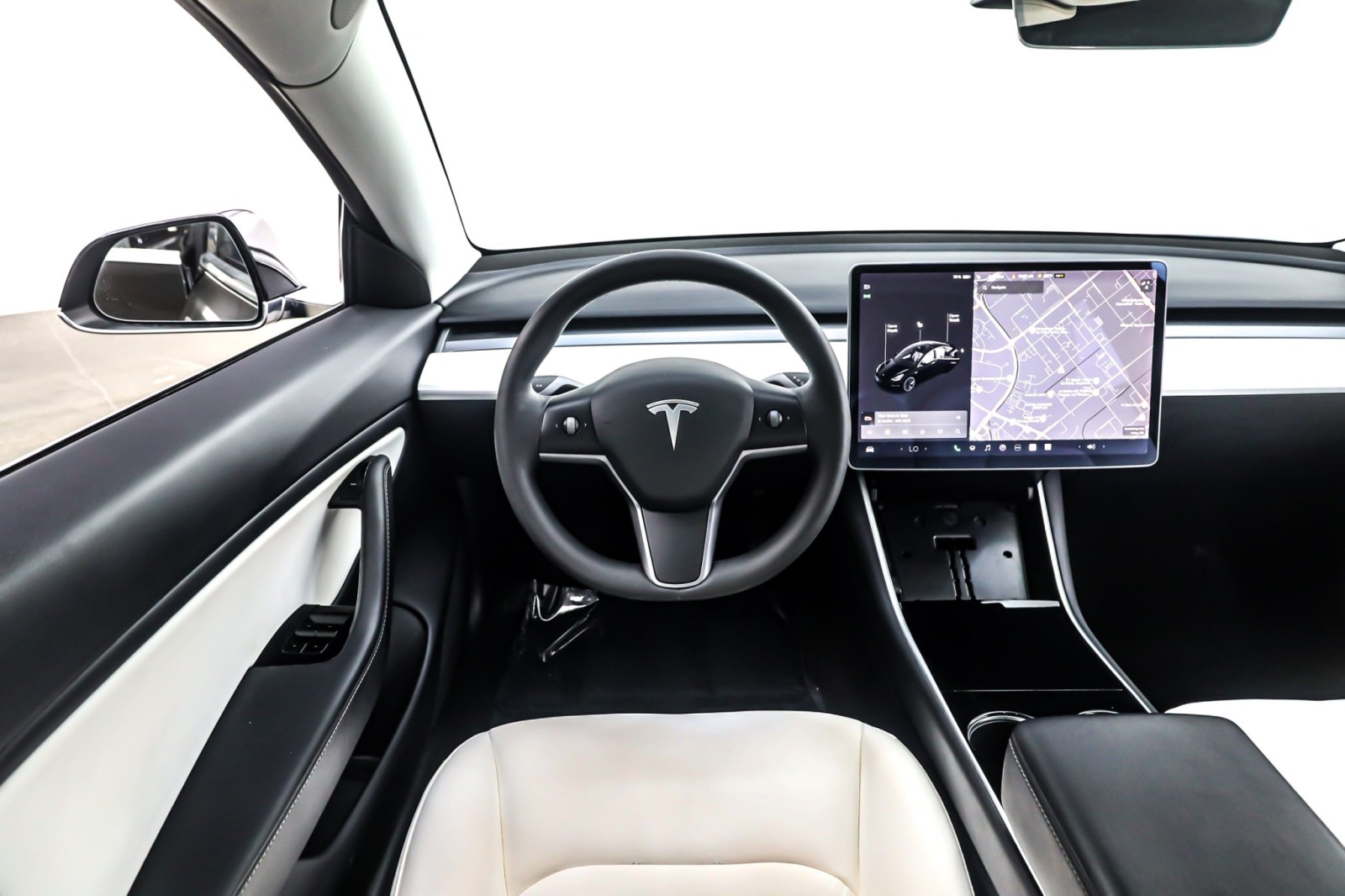 2020 Tesla Model 3 Standard Range Plus photo 3