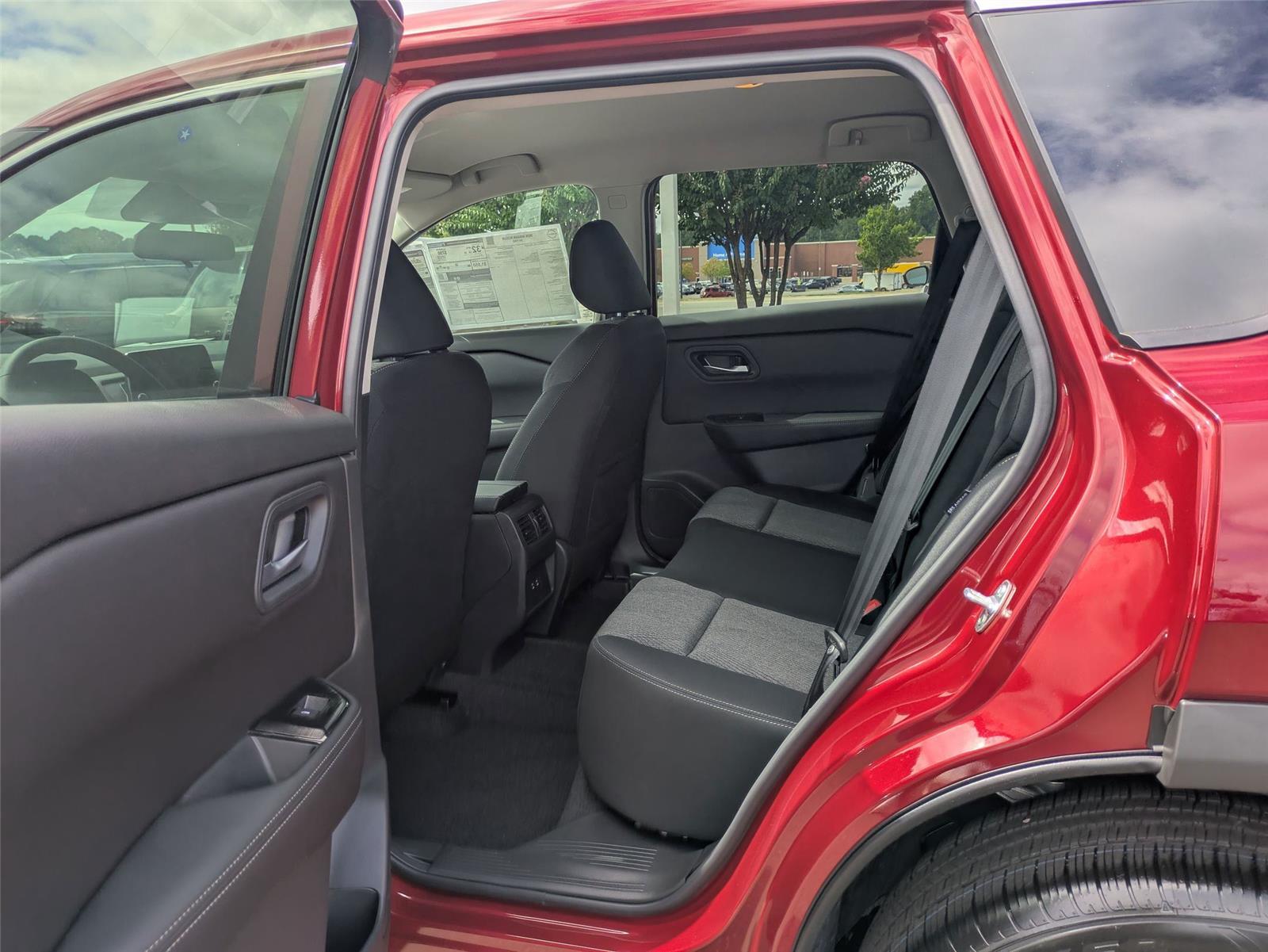 2026 Nissan Rogue SV photo 20