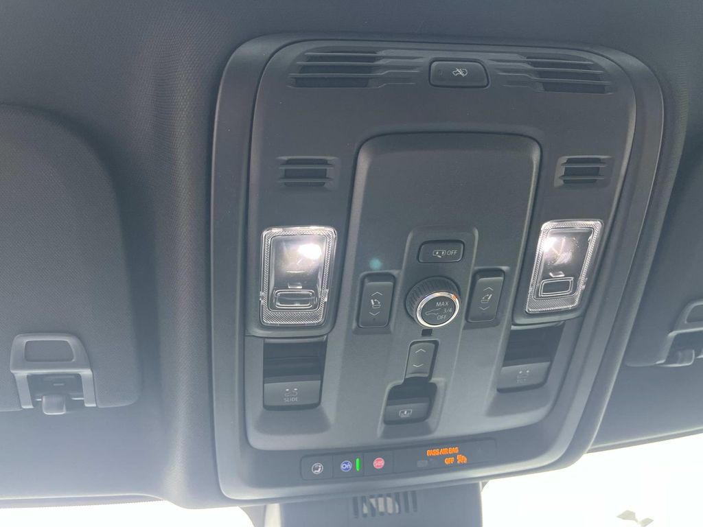 2025 Gmc Yukon Denali Ultimate photo 30
