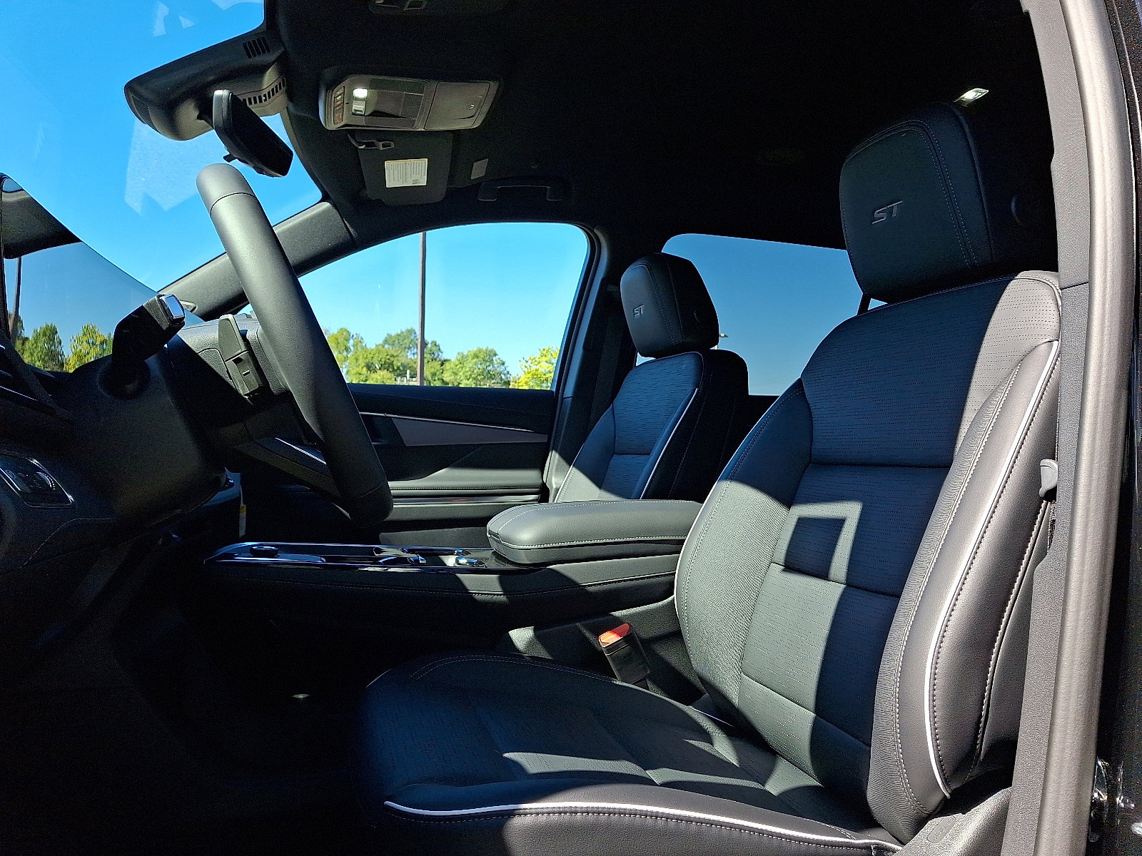 2026 Buick Enclave Sport Touring photo 4