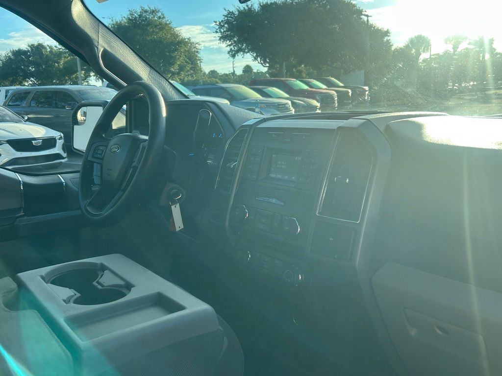 2017 Ford F-150 XLT photo 22