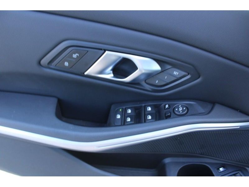 2024 Bmw 330e photo 8