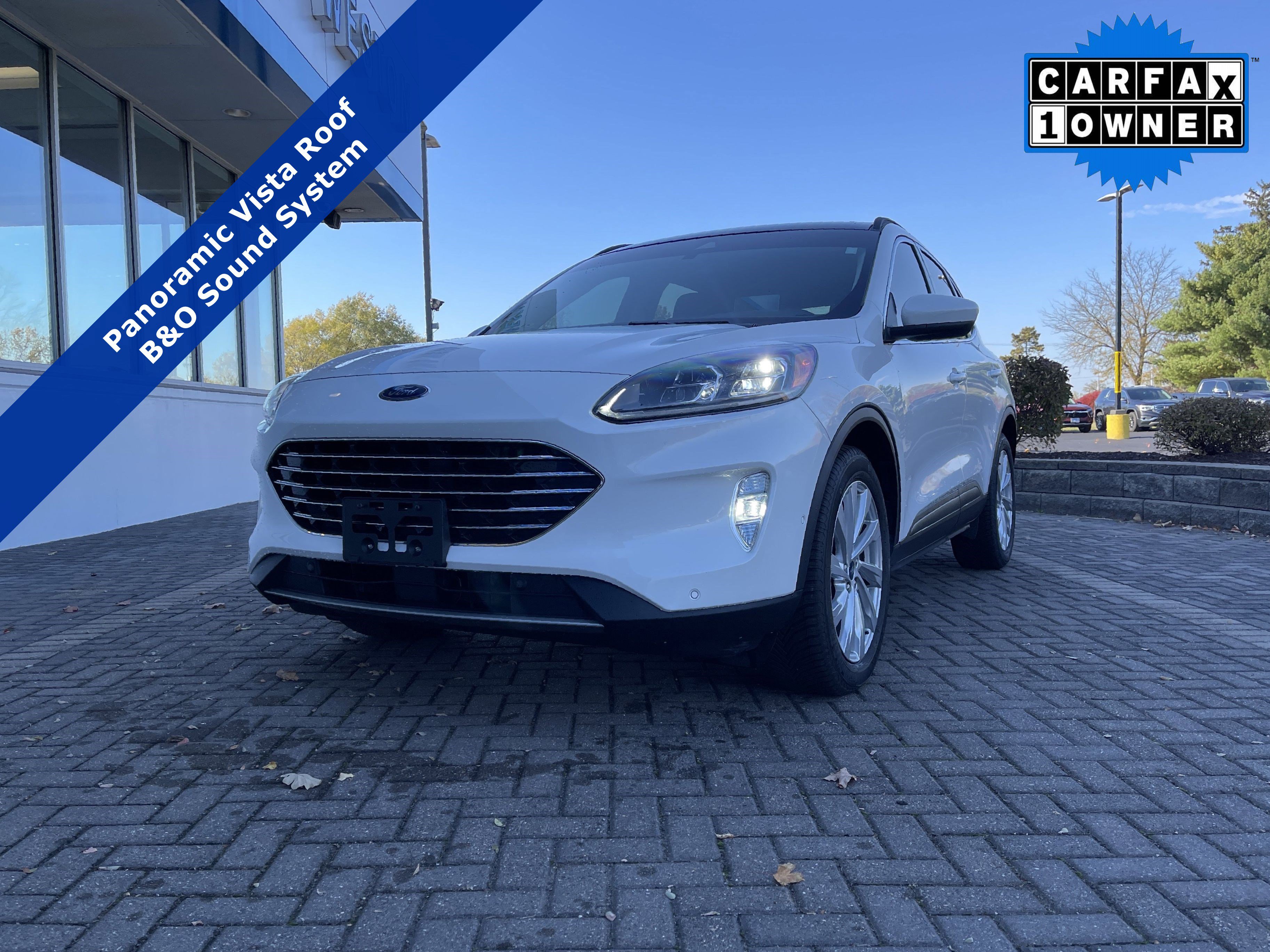 2021 Ford Escape Titanium's photo