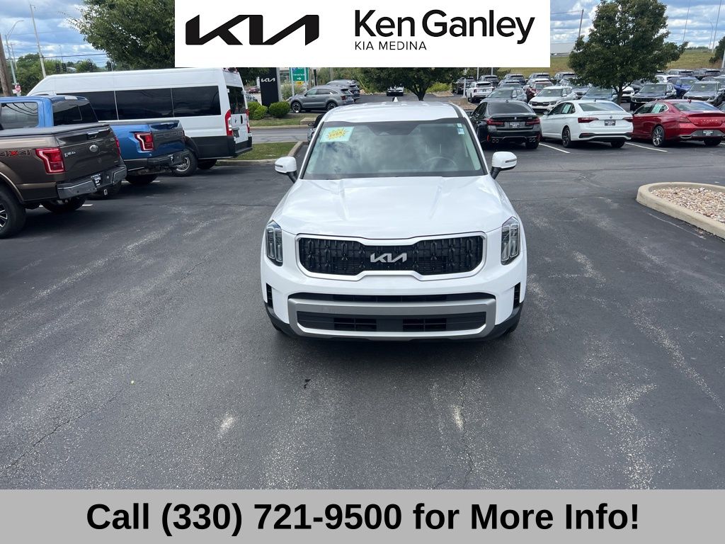 2023 Kia Telluride LX photo 3