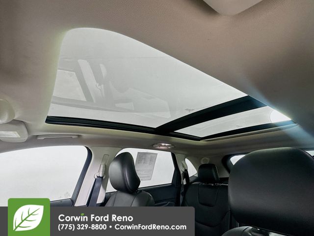 2018 Ford Edge Titanium photo 22