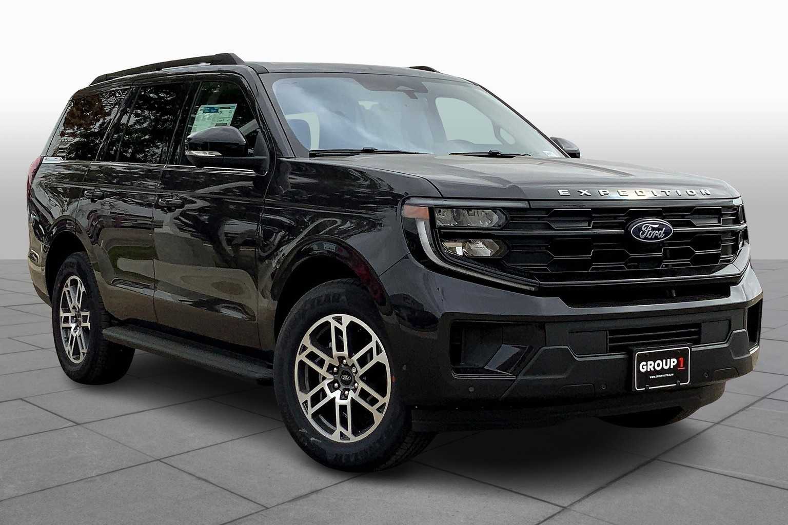 2025 Ford Expedition photo 2