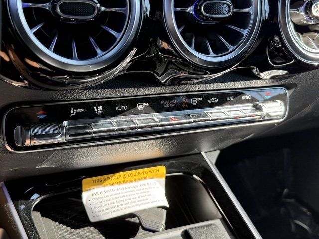 2025 Mercedes Benz GLB 250 4MATIC photo 13